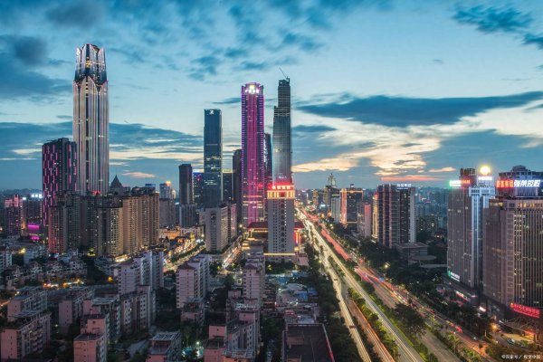 2025最可靠的网上股票配资公司 为啥一定要救楼市？因为有8000多万吃财政饭的人，在张嘴等着