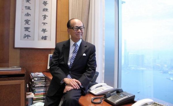 股票配资网首页官网 刚偿还几千亿外债，71岁王健林又遭新困扰！他会步潘石屹后尘吗？